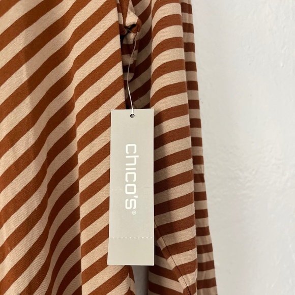 Chico's Mock- Neck Asymmetrical Hem Top Size M - Picture 8 of 8